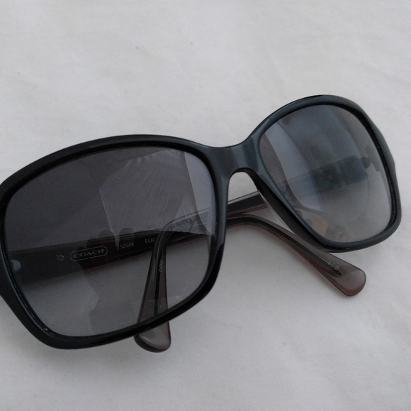 COACH sunglasses - Picture 3 of 9